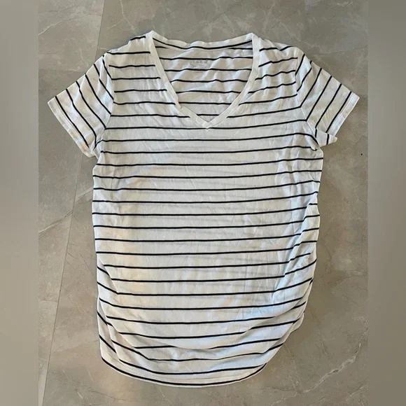 Isabel Maternity Shirt Size Large Black White Short Sleeve V-Neck Side Shirred - Picture 1 of 5